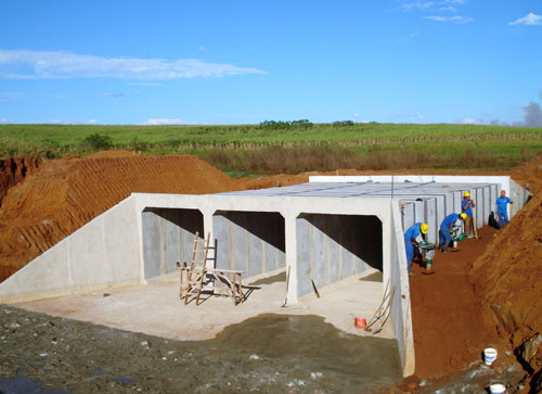 Obra com Aduela de Concreto